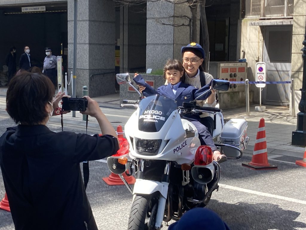 春の全国交通安全運動 子どもたちを事故から守る！神戸・生田警察署と